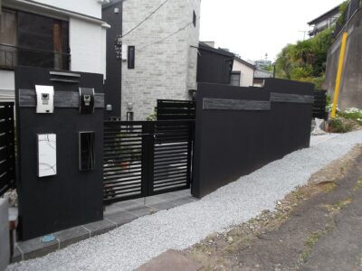 横浜市西区　高低差のある敷地の外構